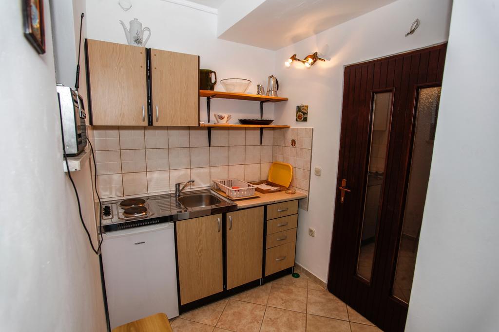 Apartment Rakic Pomer Esterno foto
